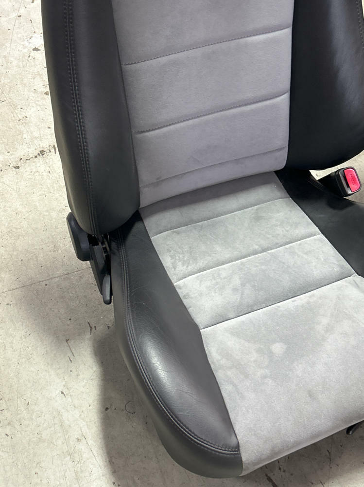 2003-04 Ford Mustang SVT Cobra Medium Graphite Insert Seats MINT 13k Miles 308