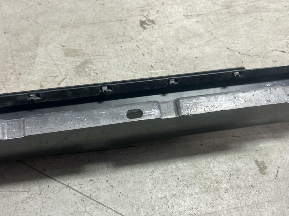 2003-04 Ford Mustang SVT Cobra Side Skirts DSG (CX) Complete Set 13k Miles 308