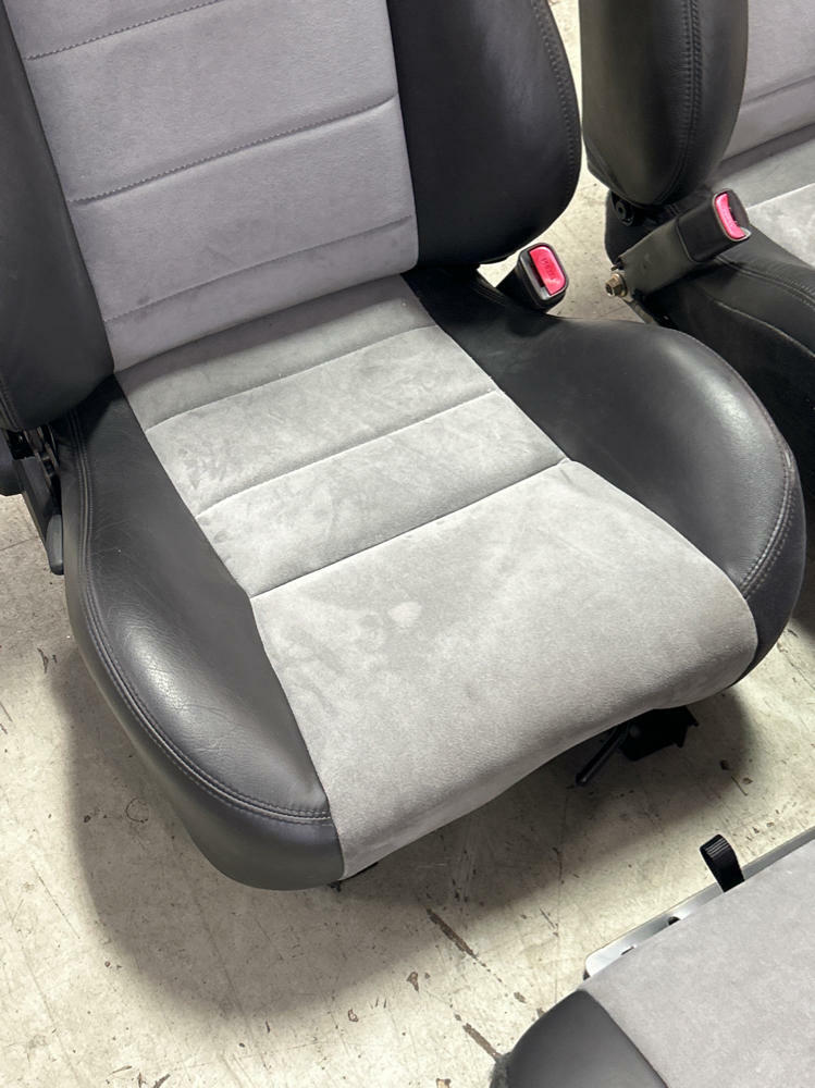 2003-04 Ford Mustang SVT Cobra Medium Graphite Insert Seats MINT 13k Miles 308