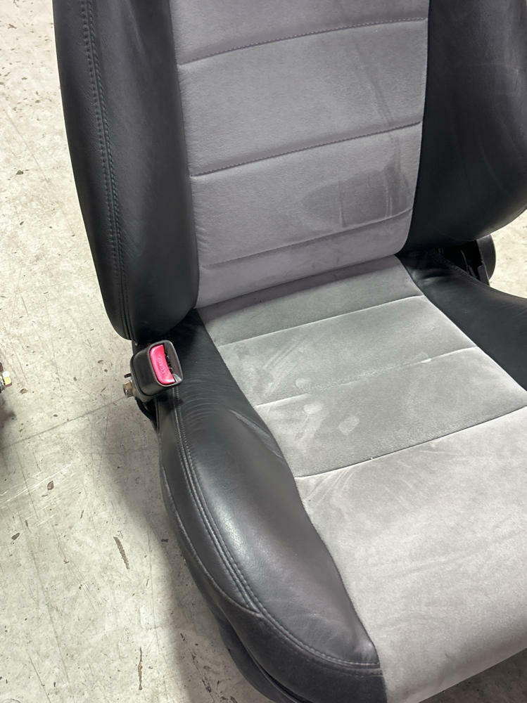 2003-04 Ford Mustang SVT Cobra Medium Graphite Insert Seats MINT 13k Miles 308