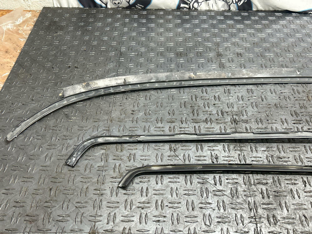 1987-93 Ford Mustang Notchback Rear Window Trim 304