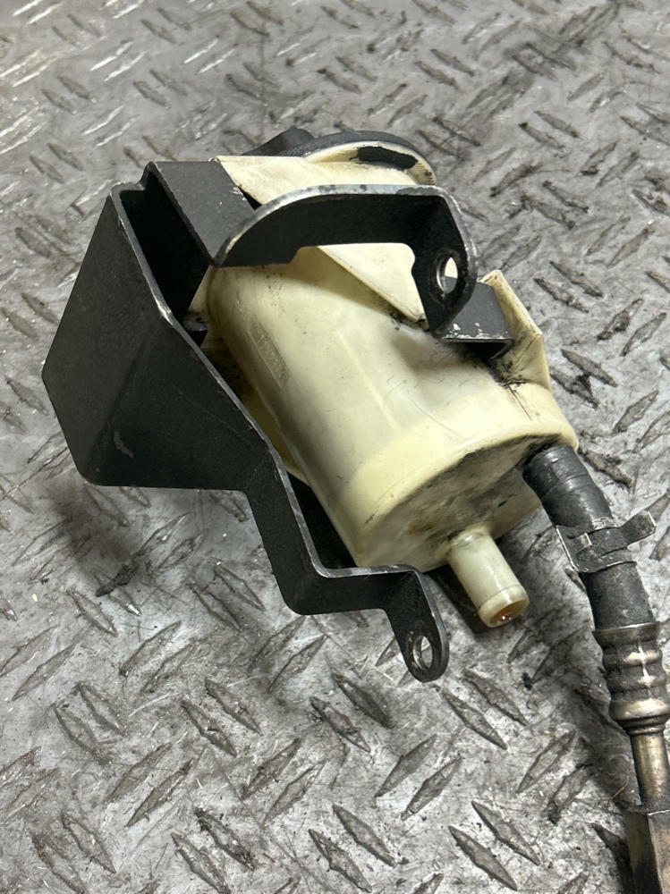2003-04 Ford Mustang SVT Cobra PS Res w/ Bracket  & Return Line 304