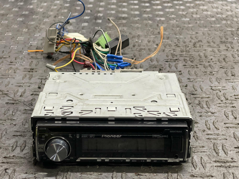 Pioneer DEH-X6600BS Single Din Radio 304