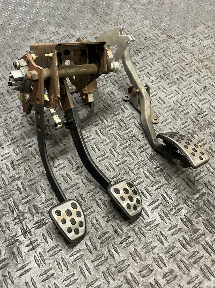 2003-04 Ford Mustang SVT Cobra Pedal Assembly 304