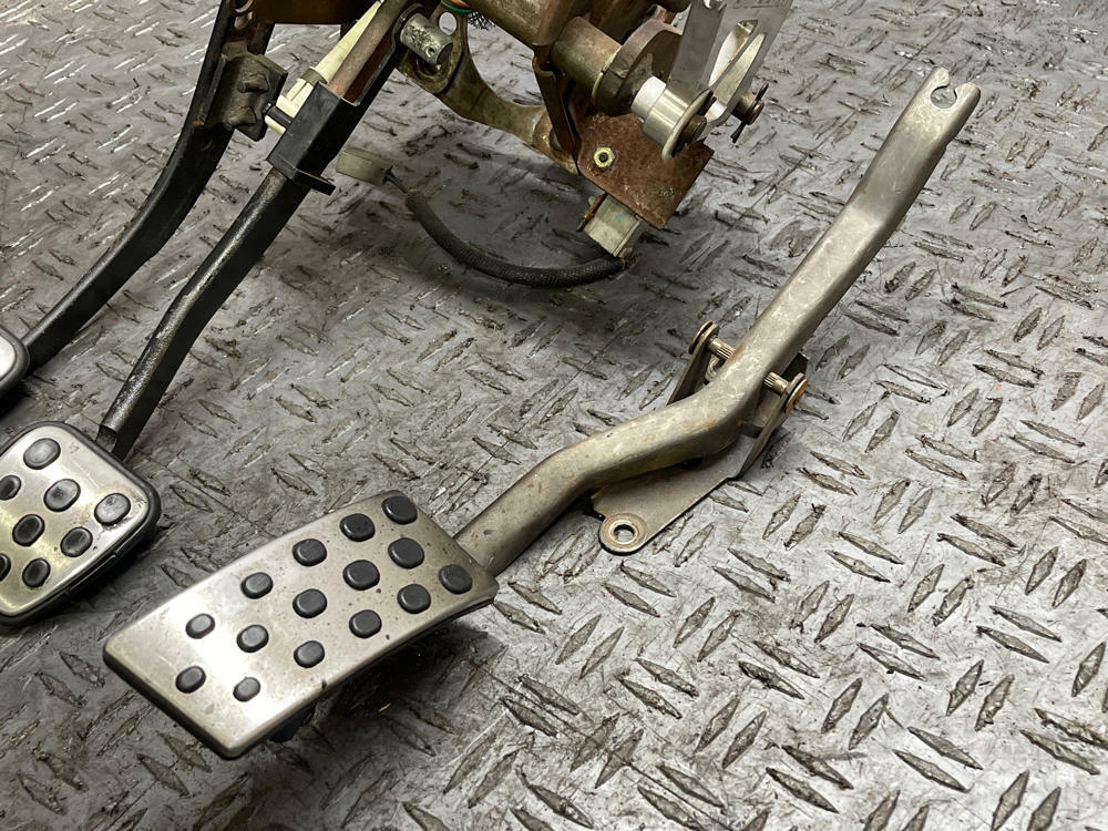 2003-04 Ford Mustang SVT Cobra Pedal Assembly 304