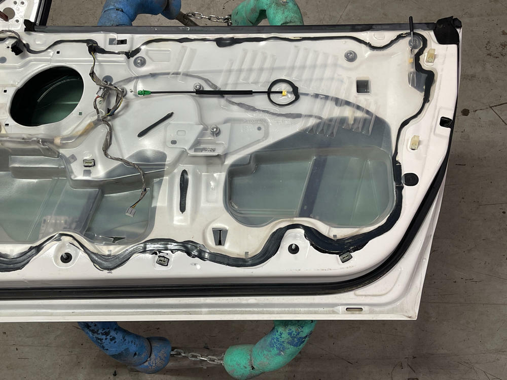 2011-14 Ford Mustang Passenger RH Door Assembly (Paint Code HP)- COUPE 294