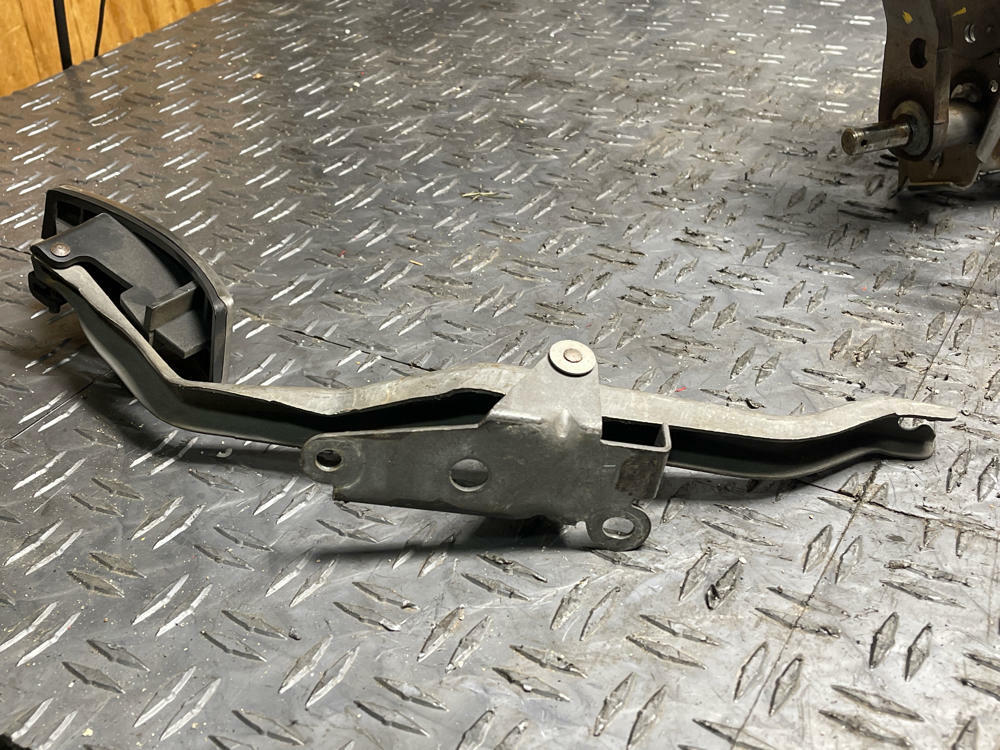 2003-04 Ford Mustang SVT Cobra Pedal Assembly 36K Miles 305