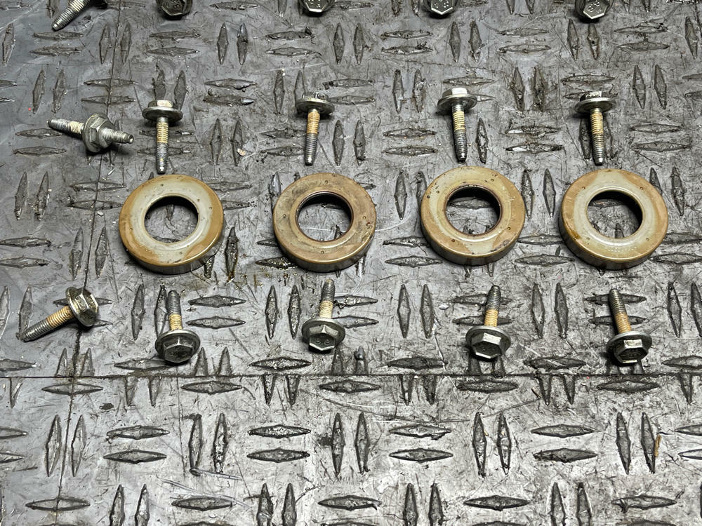 2003-04 Ford Mustang SVT Cobra OEM Valve Cover Hardware 305