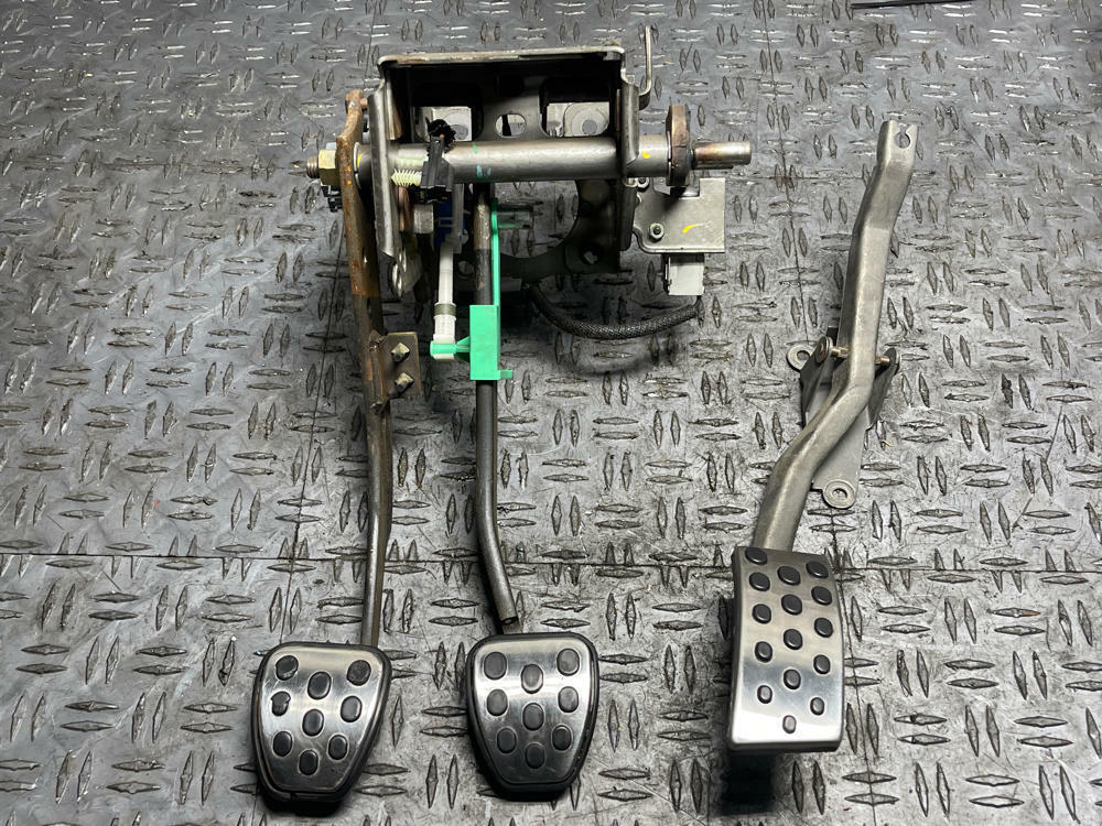 2003-04 Ford Mustang SVT Cobra Pedal Assembly 36K Miles 305