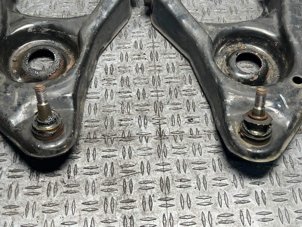 2003-04 Ford Mustang SVT Cobra Front Control Arms Pair 295