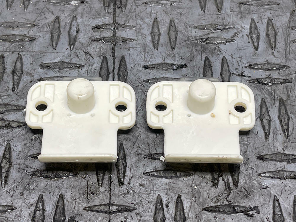 1999-04 Ford Mustang Lower Rear Seat Mounting Tab Pair 295