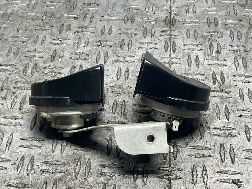 2003-04 Ford Mustang SVT Cobra OEM Horns 295