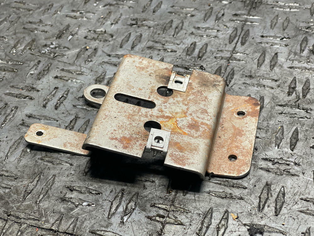 2003-04 Ford Mustang SVT Cobra Center Console Mounting Bracket 295