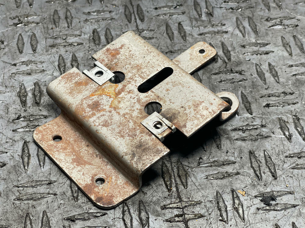 2003-04 Ford Mustang SVT Cobra Center Console Mounting Bracket 295