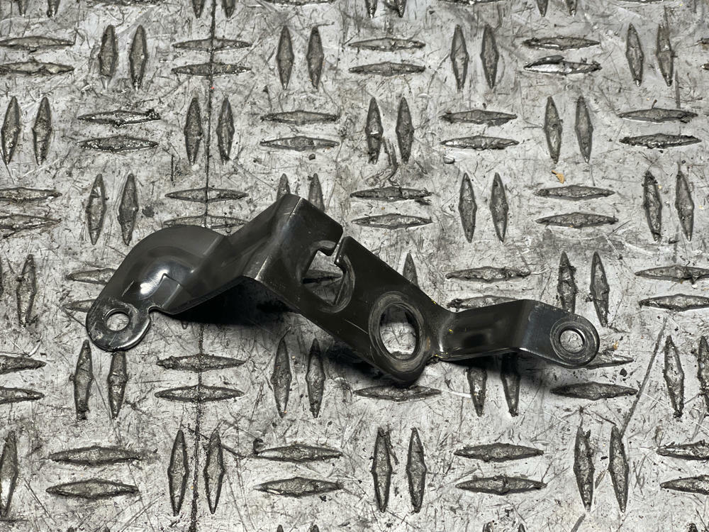 2003-04 Ford Mustang SVT Cobra OEM Throttle Cable Bracket- Eaton M112 S/C 295