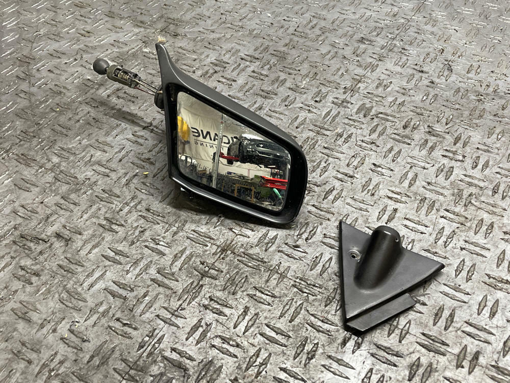 1987-93 Ford Mustang Passenger RH Side View Mirror 304