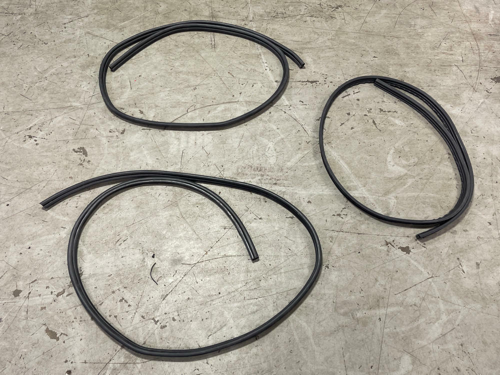 1987-93 Ford Mustang Weather Stripping Set 304