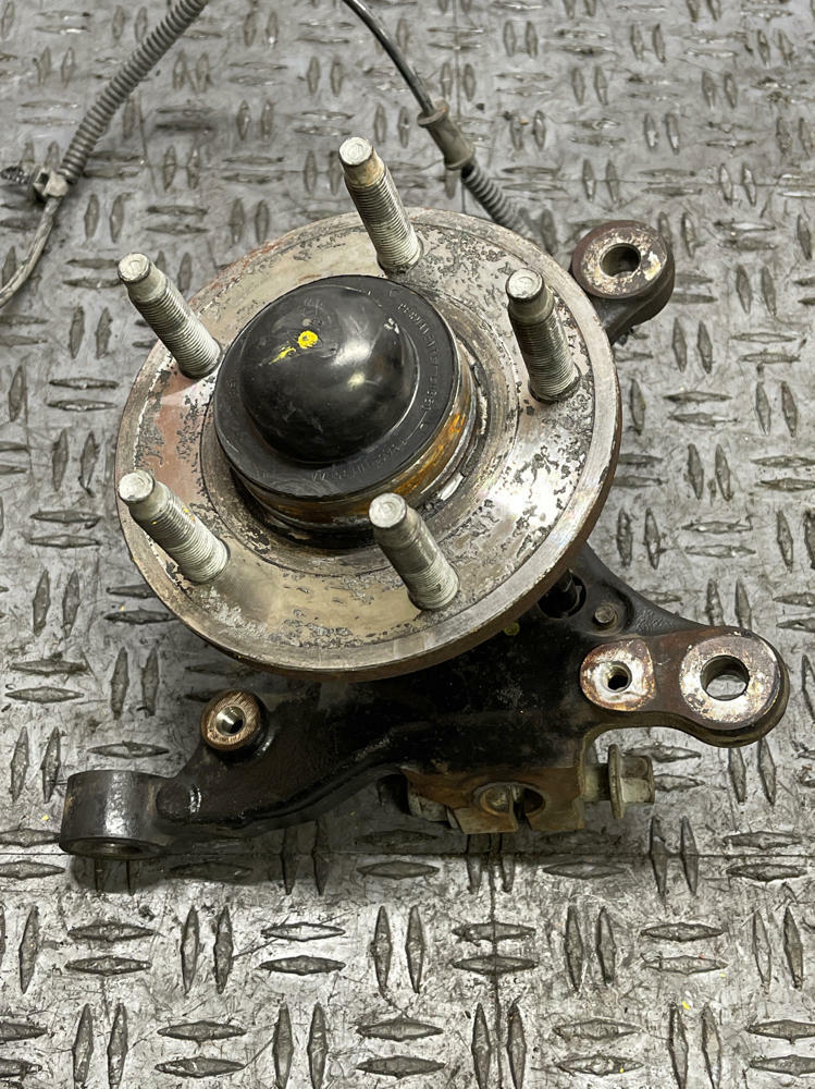 2011-14 Ford Mustang Boss 302 Front Driver LH Spindle 87k Miles 307
