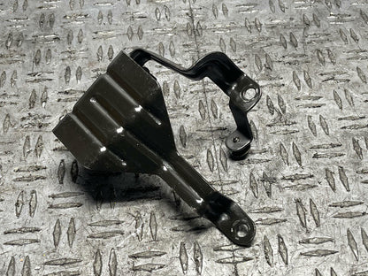 2003-04 Ford Mustang SVT Cobra Power Steering Resevoir Bracket 308
