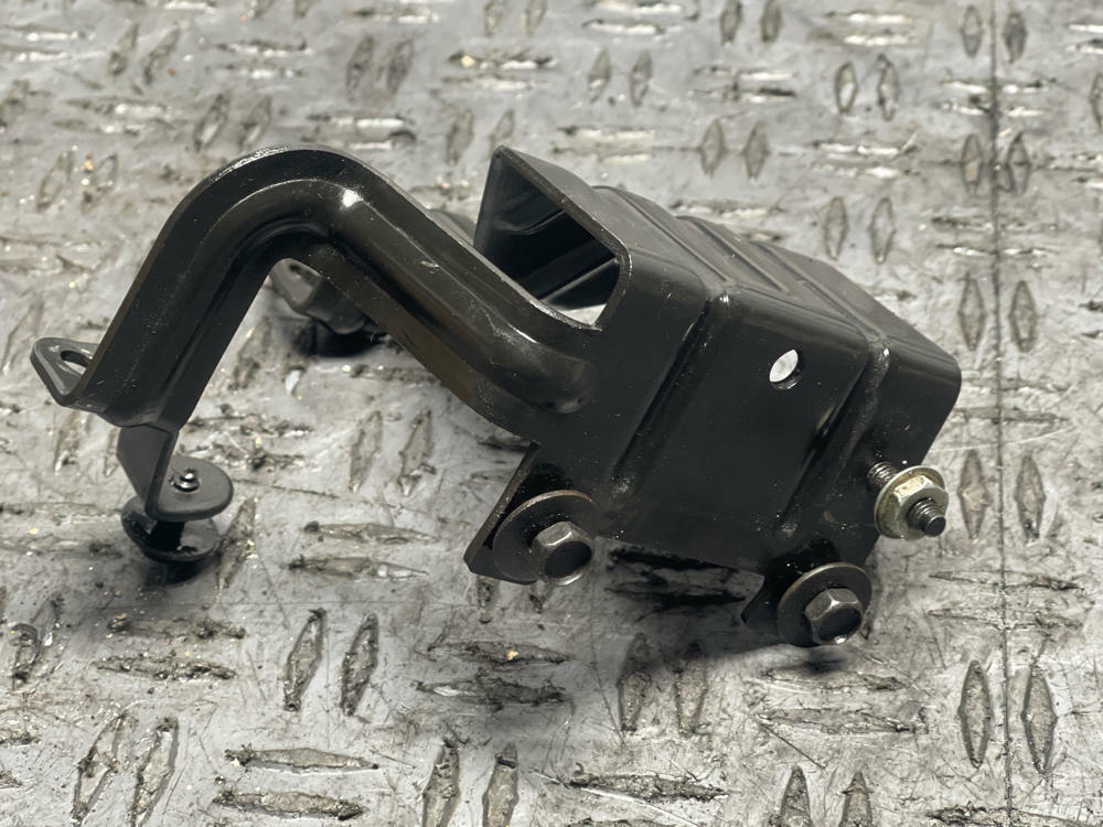 2003-04 Ford Mustang SVT Cobra Power Steering Resevoir Bracket 308