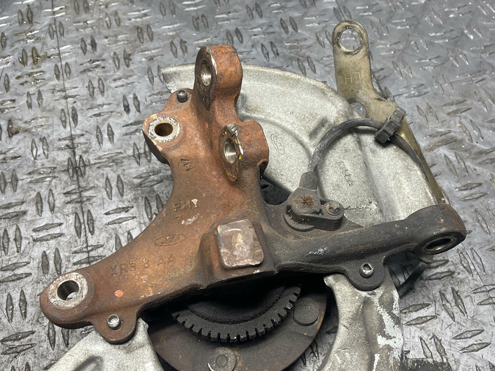 2003-04 Ford Mustang SVT Cobra Driver LH Spindle 308