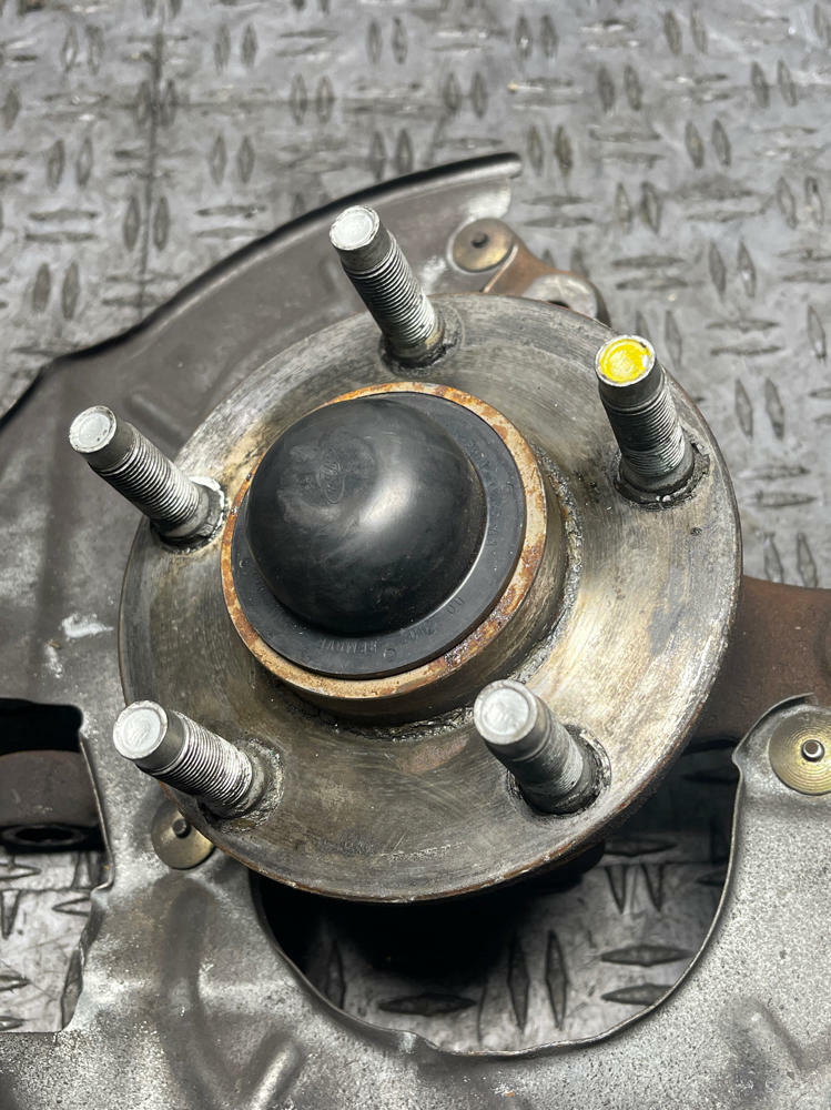 2003-04 Ford Mustang SVT Cobra Driver LH Spindle 308