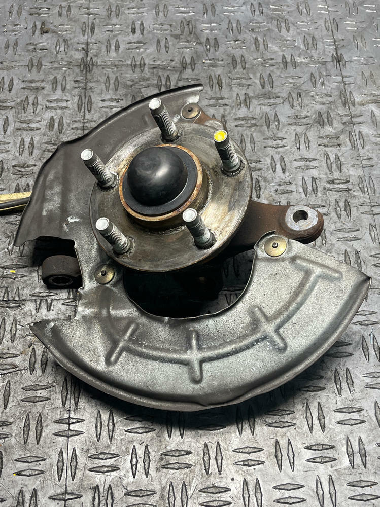 2003-04 Ford Mustang SVT Cobra Driver LH Spindle 308