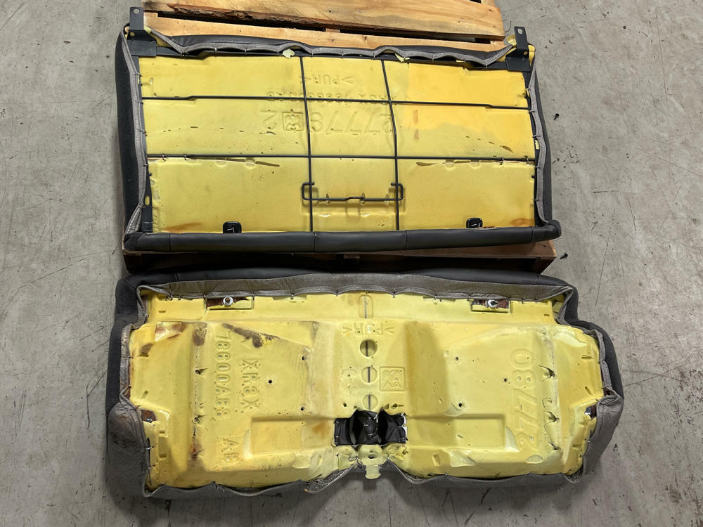 1999-04 Ford Mustang GT Convertible Seats MINT 38K Miles 302