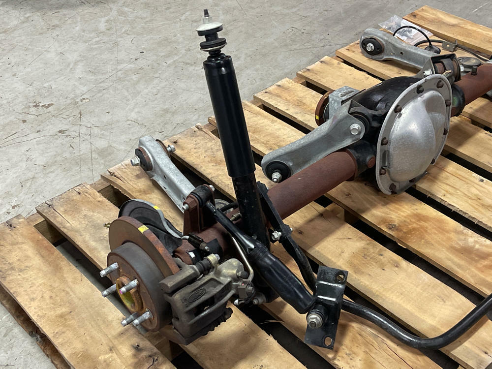 1999-04 Ford Mustang GT 8.8 Rear Assembly 3.27 Gear 38K Miles 302