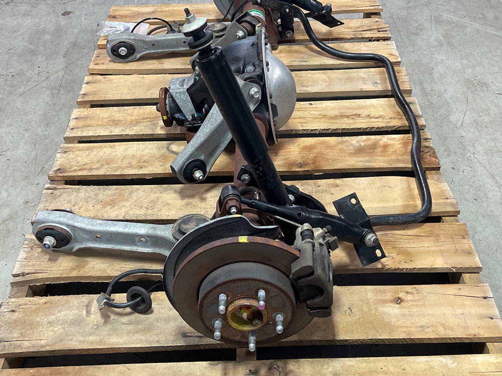 1999-04 Ford Mustang GT 8.8 Rear Assembly 3.27 Gear 38K Miles 302