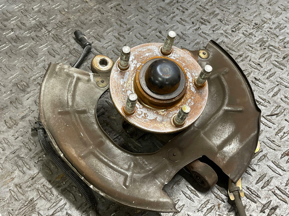 1999-04 Ford Mustang GT Driver LH Spindle 38k Miles 302