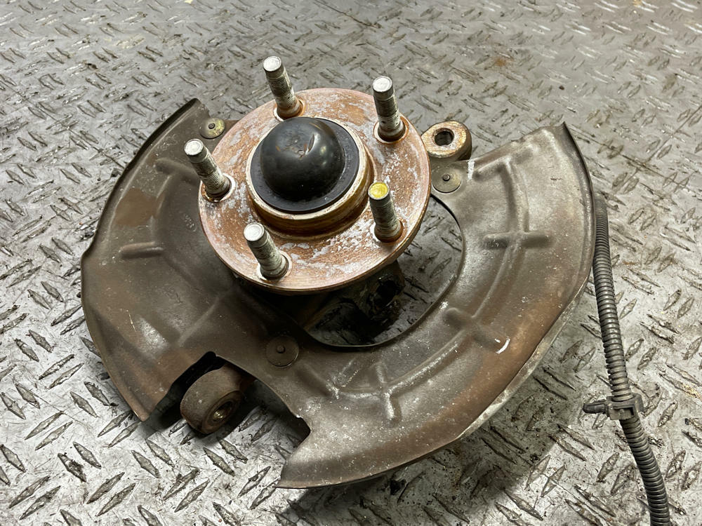 1999-04 Ford Mustang GT Passenger RH Spindle 38k Miles 302