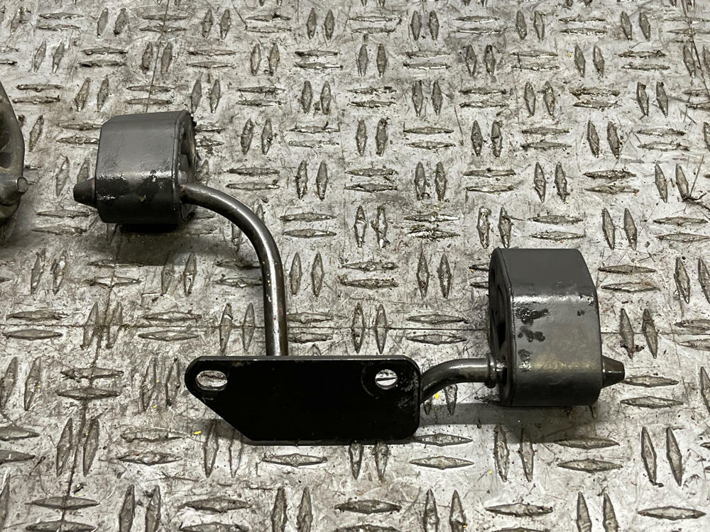 1999-04 Ford Mustang GT Exhaust Hangers Pair 38k Miles 302