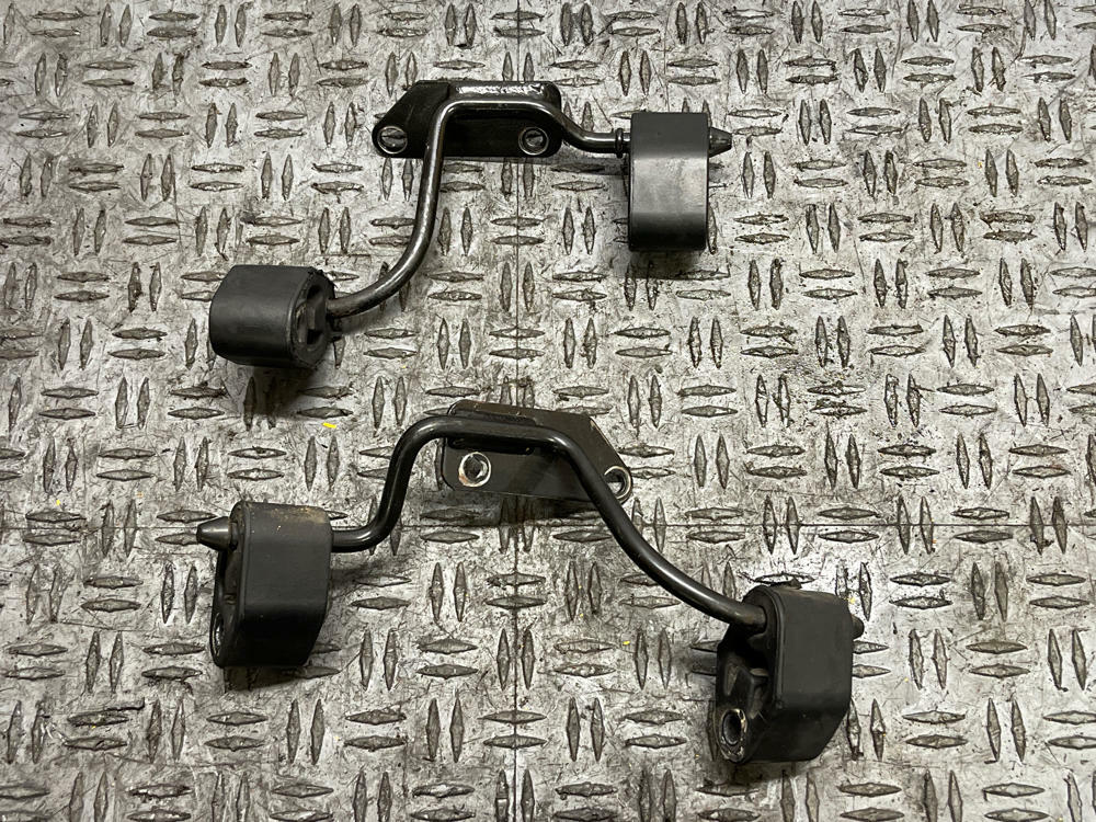 1999-04 Ford Mustang GT Exhaust Hangers Pair 38k Miles 302