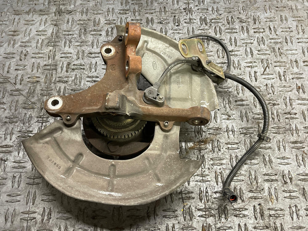 1999-04 Ford Mustang GT Passenger RH Spindle 38k Miles 302