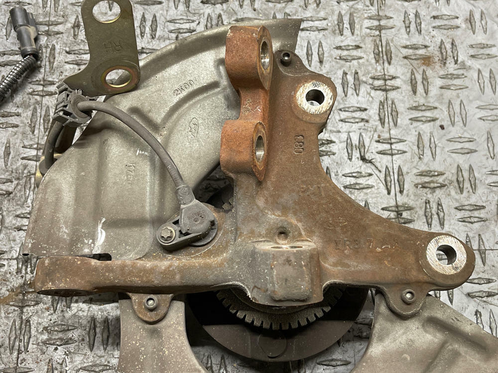 1999-04 Ford Mustang GT Driver LH Spindle 38k Miles 302