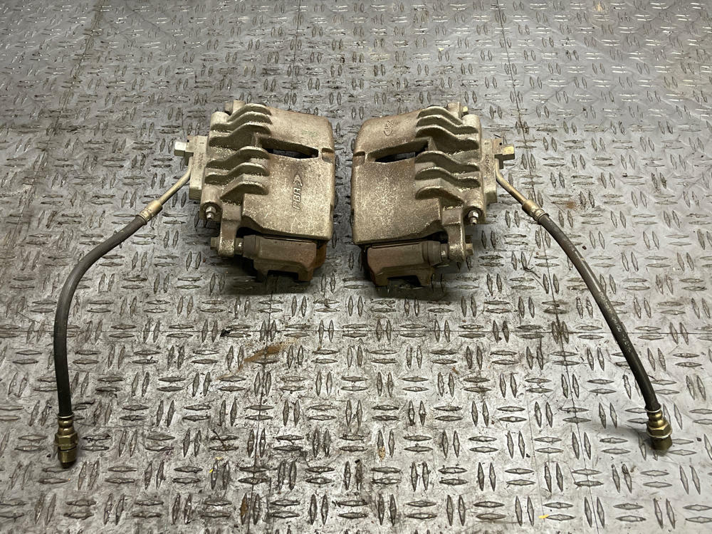 1999-04 Ford Mustang GT Front Calipers LH RH 38k Miles 302