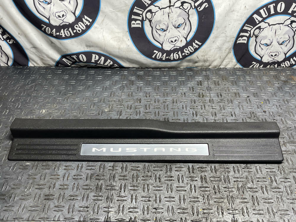 2011-14 Ford Mustang Passener RH Illuminated Door Sill  294