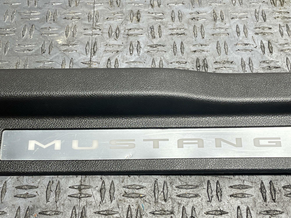 2011-14 Ford Mustang Passener RH Illuminated Door Sill  294
