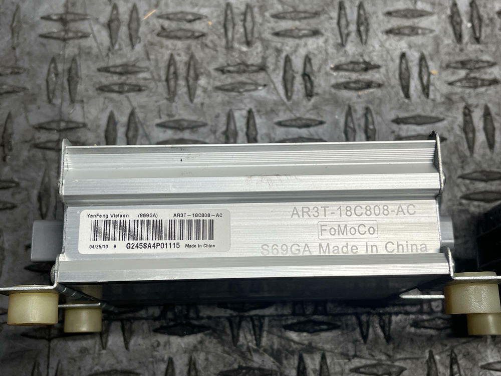 2011-14 Ford Mustang Amplifier Pair 294