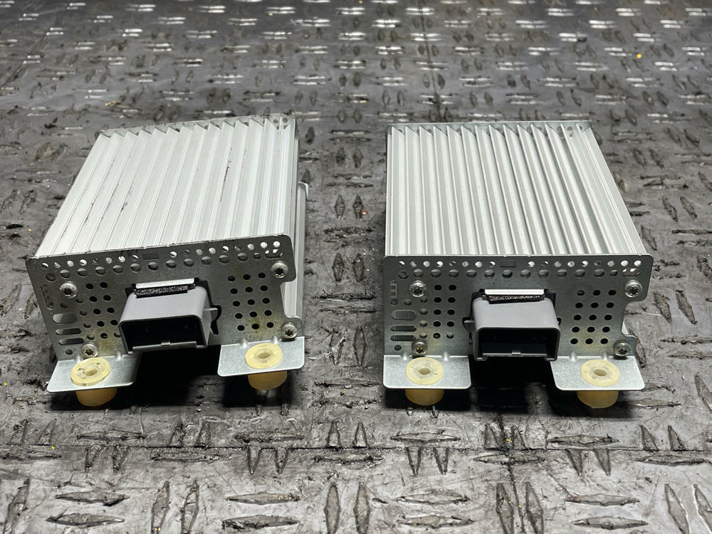2011-14 Ford Mustang Amplifier Pair 294