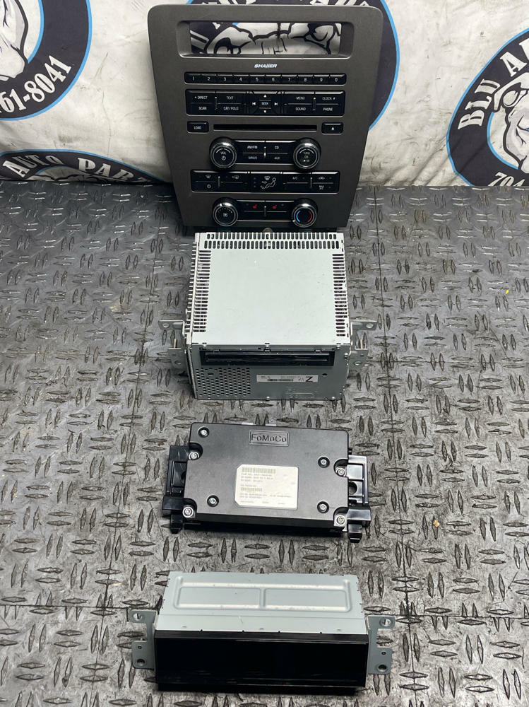 2011-12 Ford Mustang SYNC Radio Kit 294