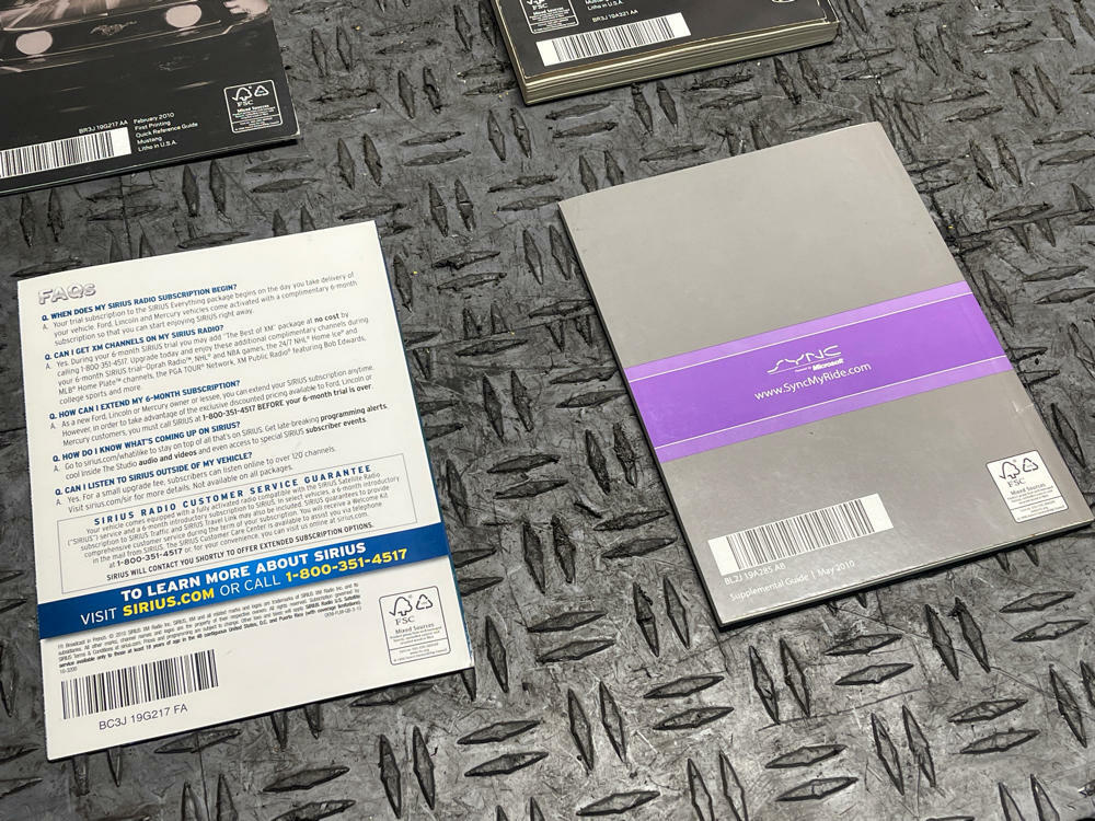 2011 Ford Mustang GT Owners Manual/Press Kit 294