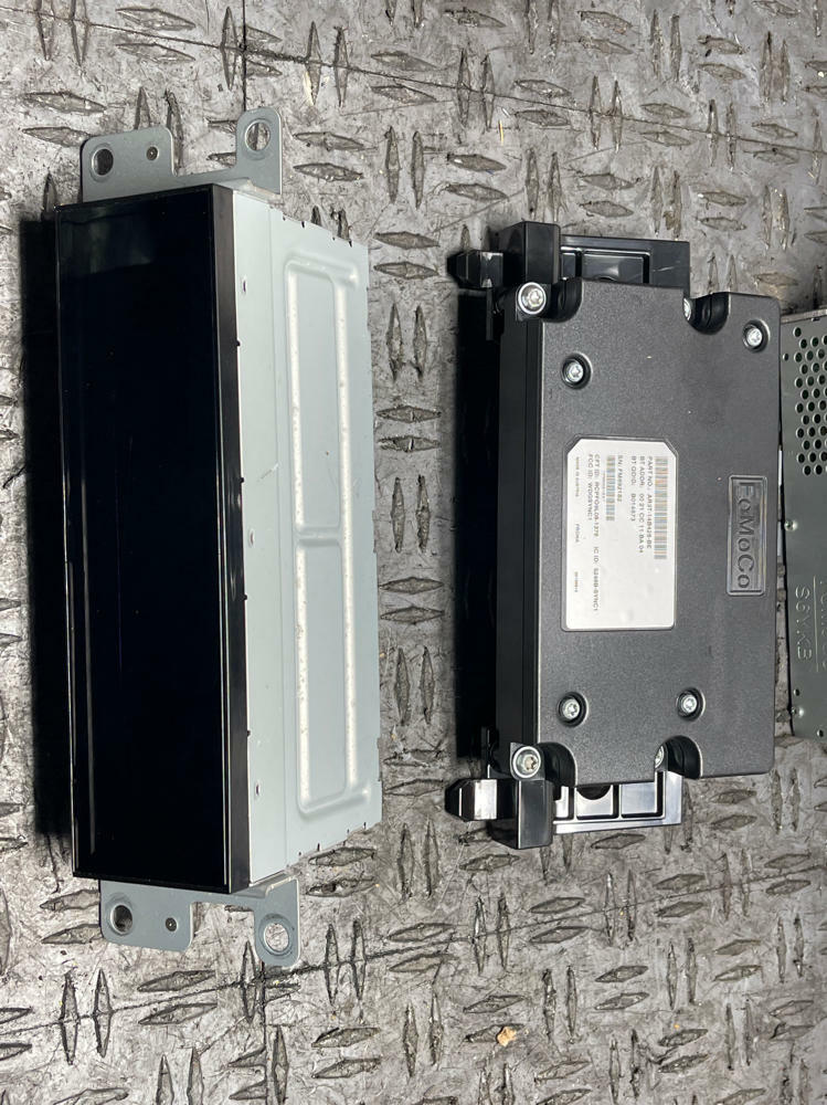 2011-12 Ford Mustang SYNC Radio Kit 294