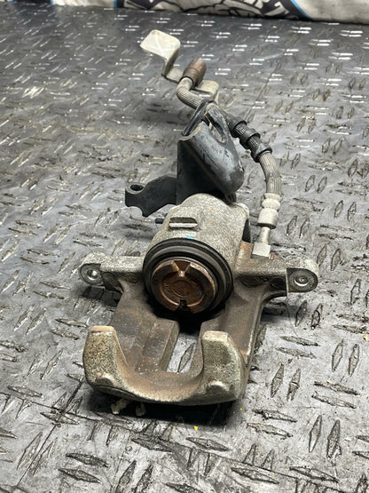 2011-14 Ford Mustang GT Rear Brake Calipers LH RH 294