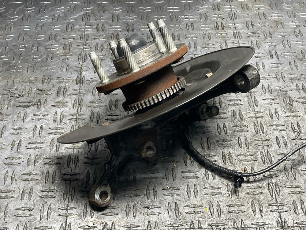 2011-14 Ford Mustang Driver LH Spindle Assembly 61k Miles 294