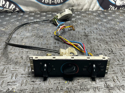 1999-04 Ford Mustang HVAC Control Panel 304