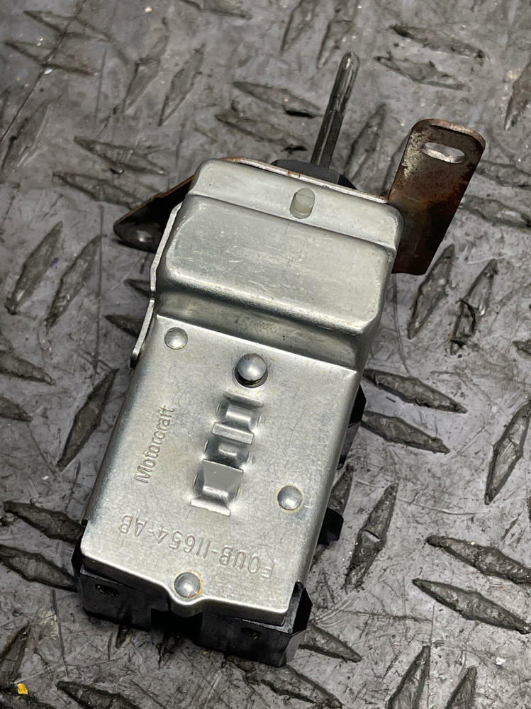 1999-04 Ford Mustang Head Light Control Knob 304