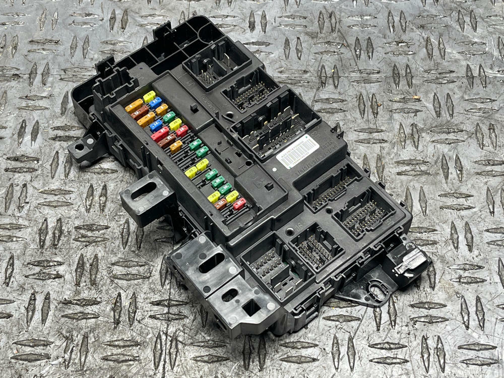 2018-23 Ford Mustang BCM Body Control Module (JR3T-15604-HFH) 56k Miles 310