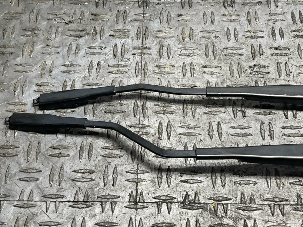 2018-23 Ford Mustang Wiper Arms Pair LH RH 56k Miles 310